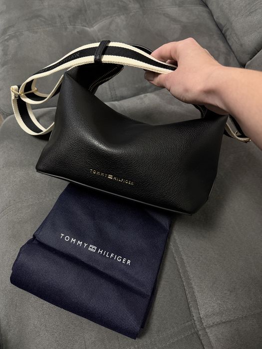 Сумка жіноча чорна Tommy Hilfiger оригінал