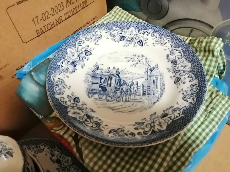 Conjunto de chávenas antigas em porcelana Inglesa - "Coaching Scenes"