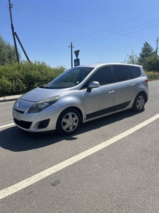 Рено Гранд Сценік