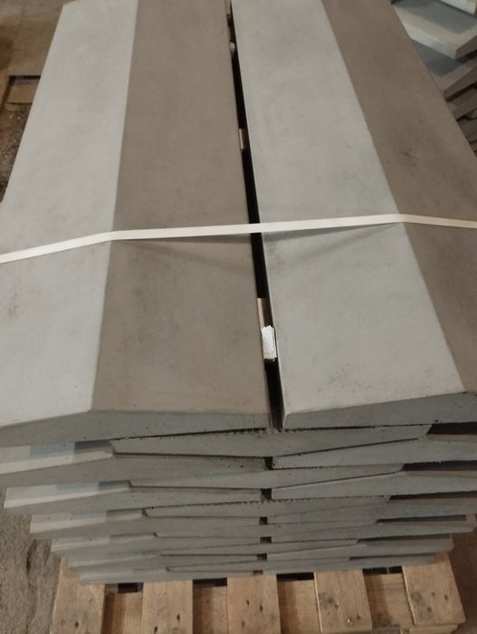 Daszek betonowy dwuspadowy 35/100cm