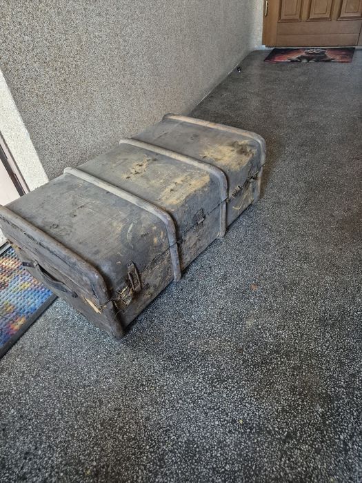 Duża walizka kufer antyk