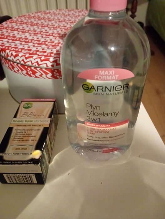 Zestaw płyn micelarny do skóry wrażliwej 3w1 700 ml i krem BB do skóry