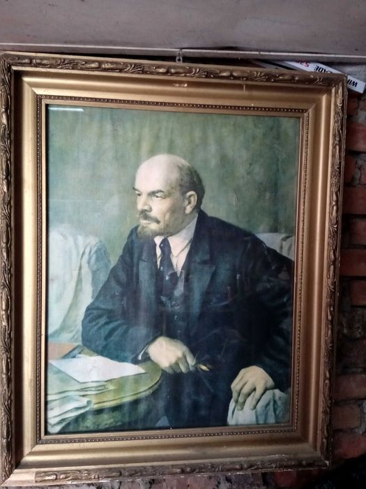 Картина "Задумчивый Ленин" полотно под стеклом.