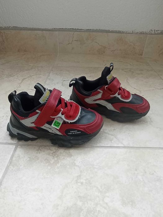 Кросівки для дівчинки