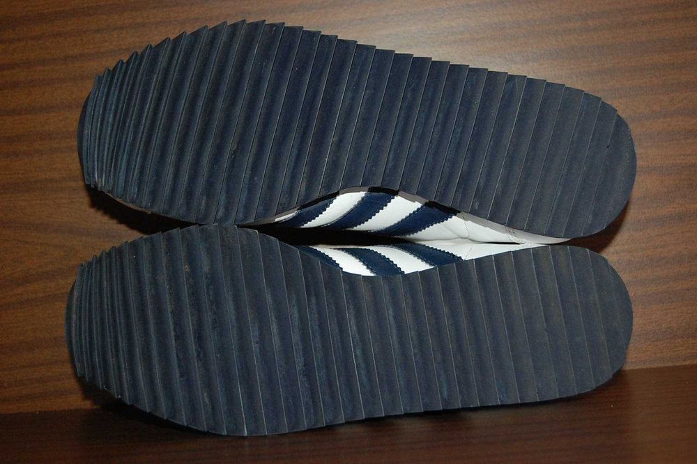 Кроссовки ADIDAS р.41-42 original VIETNAM