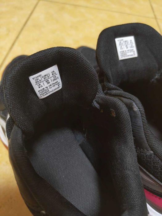 Sapatilhas asics igual a novas