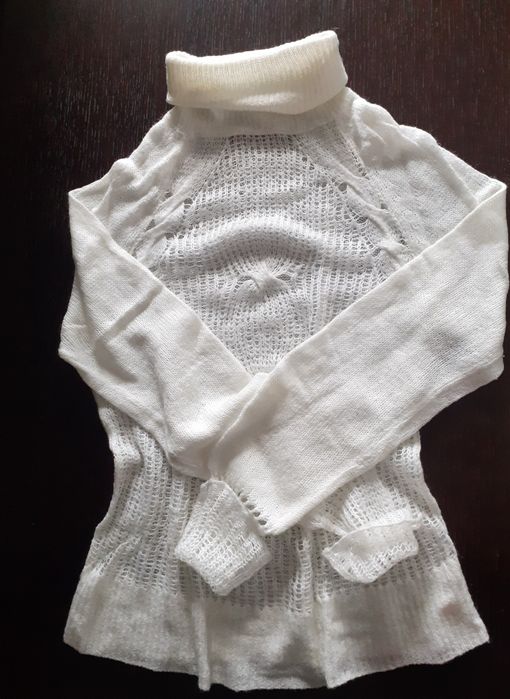 Ażurkowy ecru sweterek damski golf Quoisque