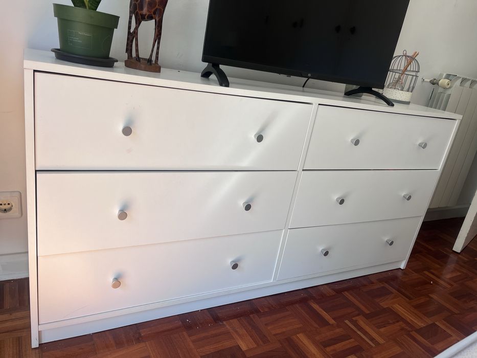 Comoda com 6 gavetas