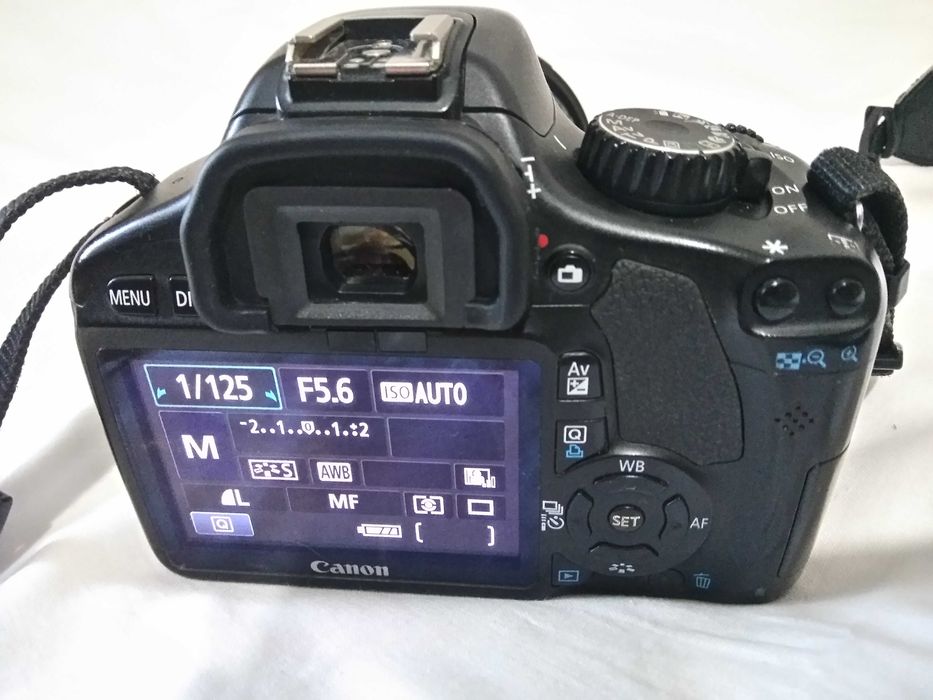 Продам фотоапарат Canon EOS 550D