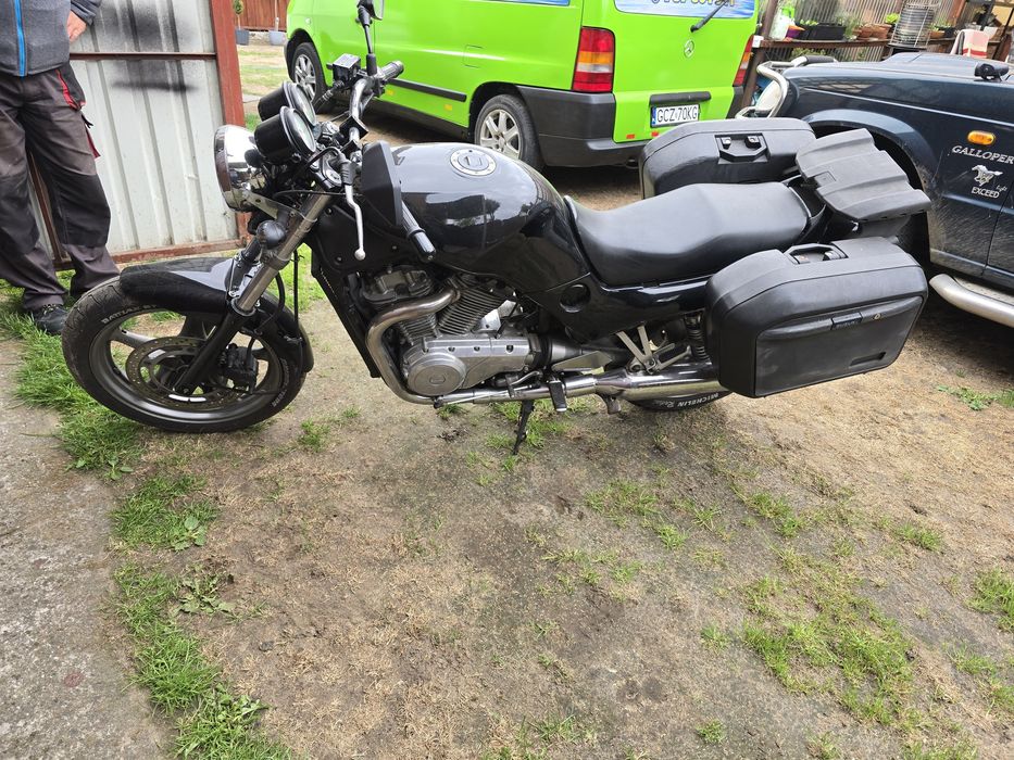 Motor Suzuki 800