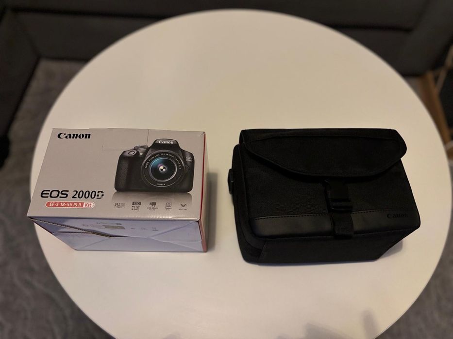 Canon EOS 2000D + 18-55mm IS + torba + karta 16GB — stan idealny