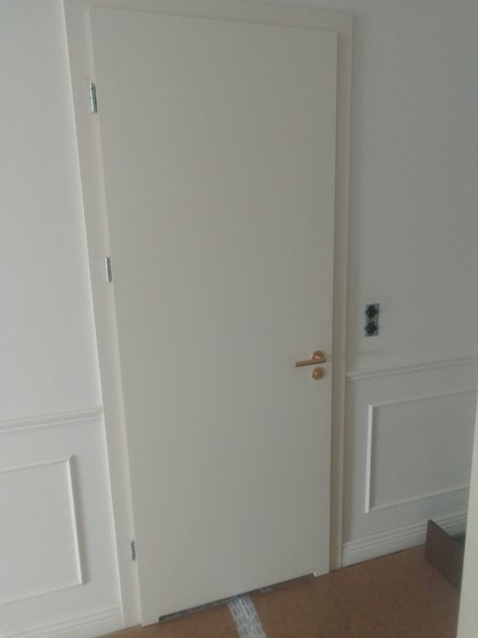 Sprzedam drzwi wewnętrzne 5 szt wraz z futrynami
