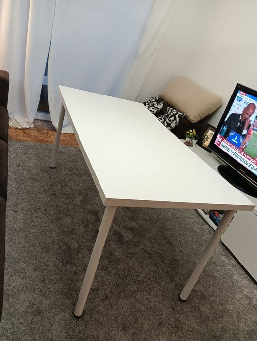 Mesa Branca 155x75cm
Medidas 155x75cm