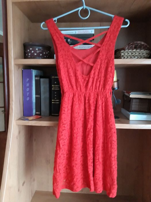 Śliczna sukienka z czerwonej koronki rozmiar xxs/ xs   32/ 34