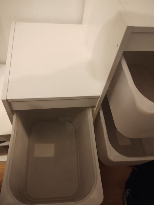 Szafka schodkowa trofast Ikea z pojemnikami