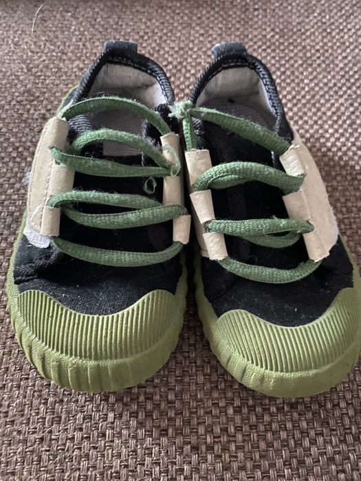 Кросівки на хлопчика 25 розмір на липучках гнучка підошва