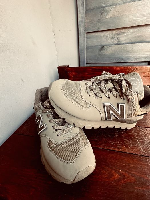 New Balance model ML574- oliwkowe