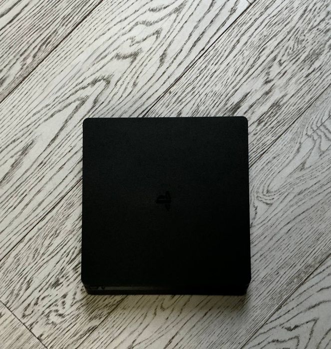 PS4 + 2 джойстики + 5 ігор