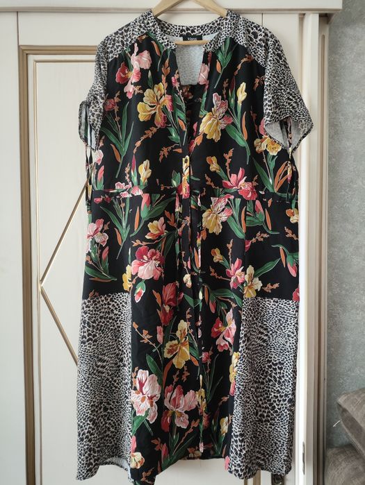 Сукня яскрава дуже гарна