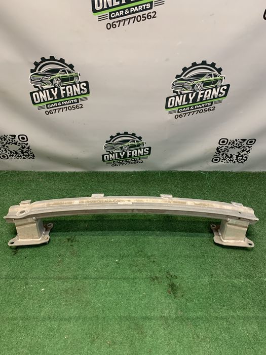 Підсилювач заднього бампера Audi A4 B9 2016-2024 відбійник