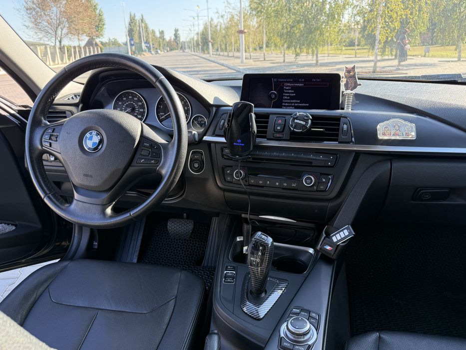 Продам BMW 3 Series 2012