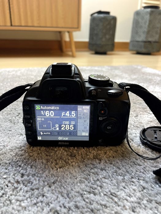 Nikon D3100 usada