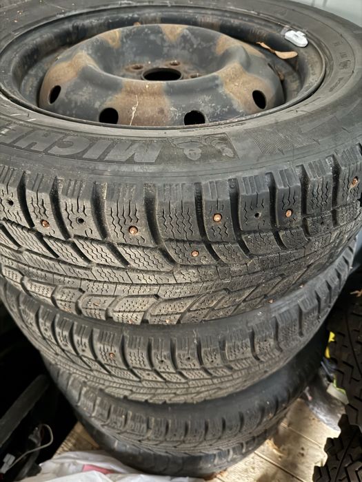 Зимняя резина  Мишелин с дисками 215/65 R16. 5*100