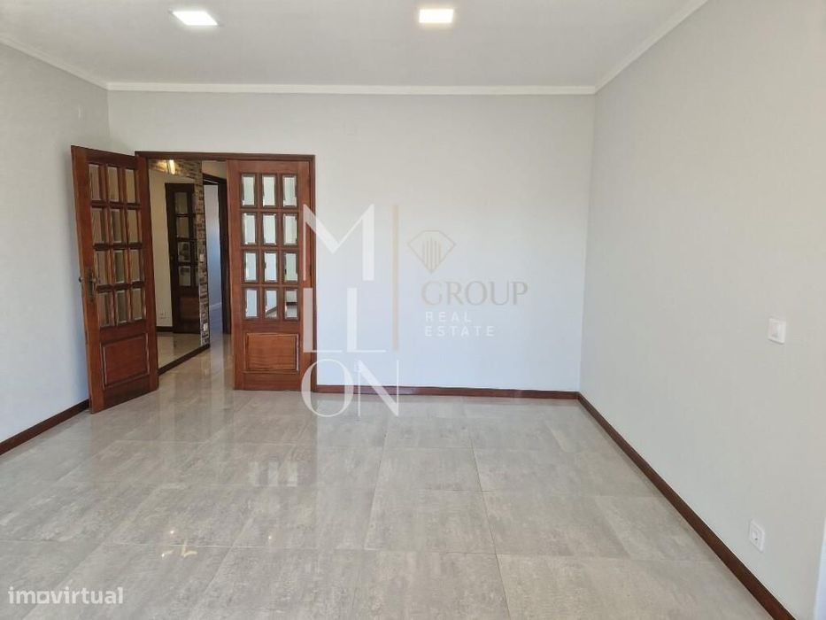 Apartamento T3 Renovado com Suite e Excelente Exposição Solar | Paços