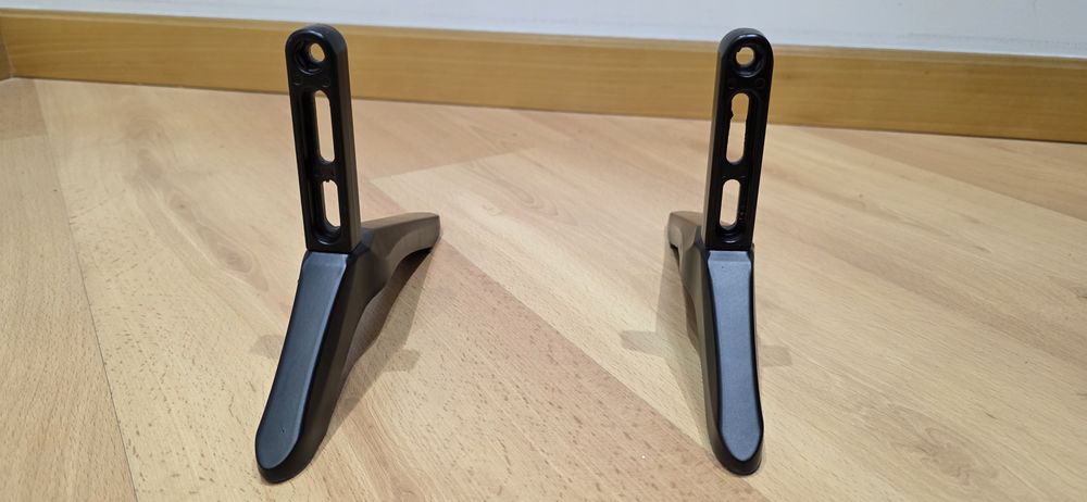 Pés universais de tv