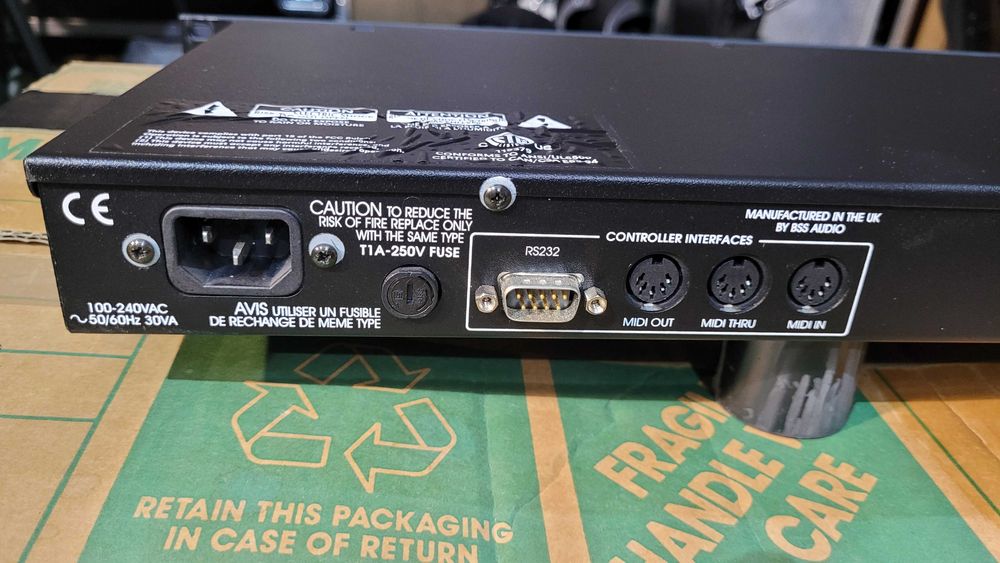 System zarządzania głośnikami BSS FDS-334 MiniDrive crossover