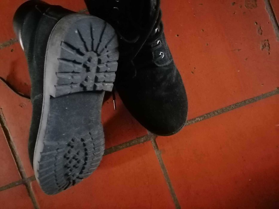 Botas Camurça impecaveis 43