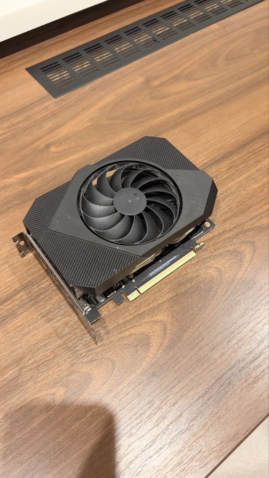 ASUS RTX 3060.