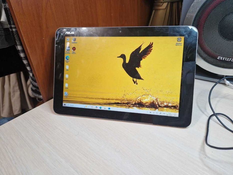 Планшет на Windows ASUS Transformer Mini T102H 4\64 GB SSD Мини ПК