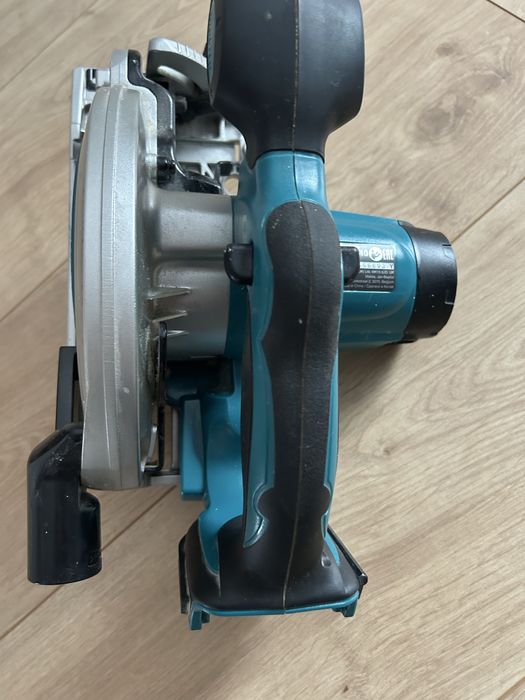 Pilarka makita DSS610