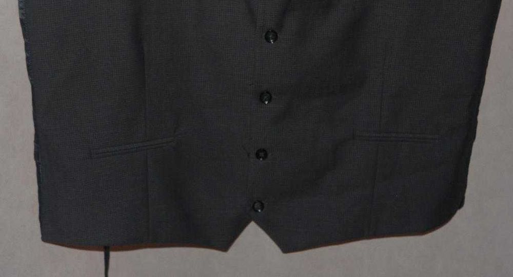 Elegancka garniturowa kamizelka Benetti 46