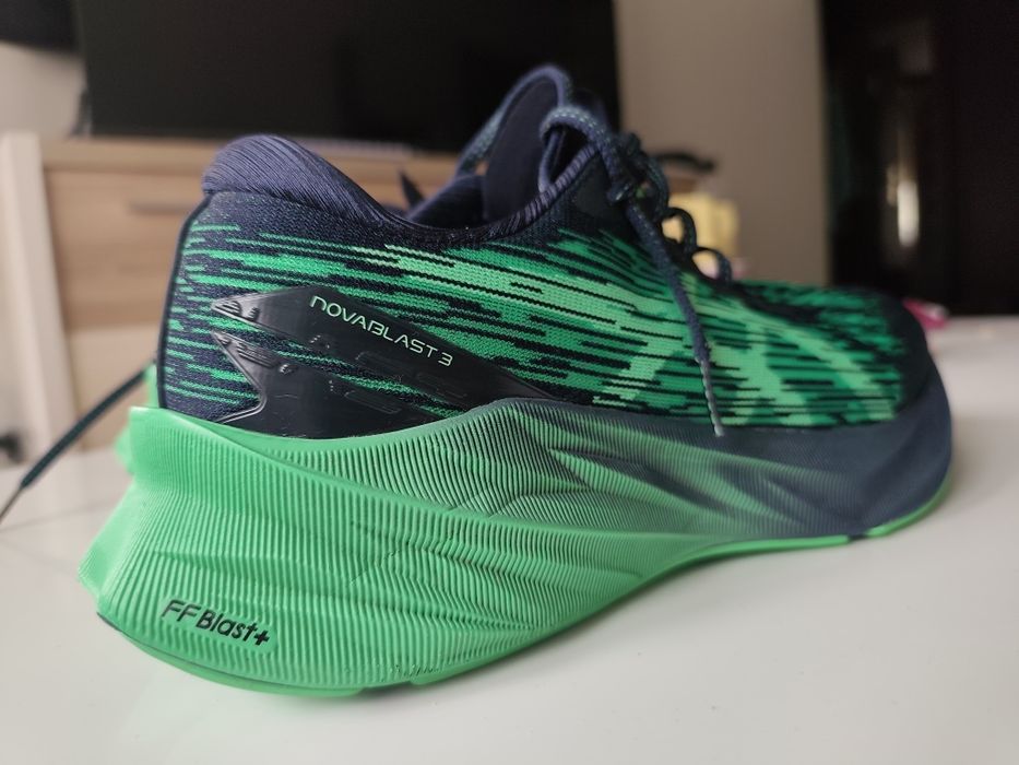 Asics Nobablast 3 buty biegowe męskie