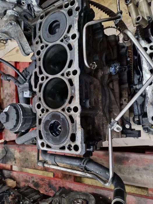 Bloco de motor usado BKP 2.0 TDI 140CV VW PASSAT B6 PISTÕES BIELAS