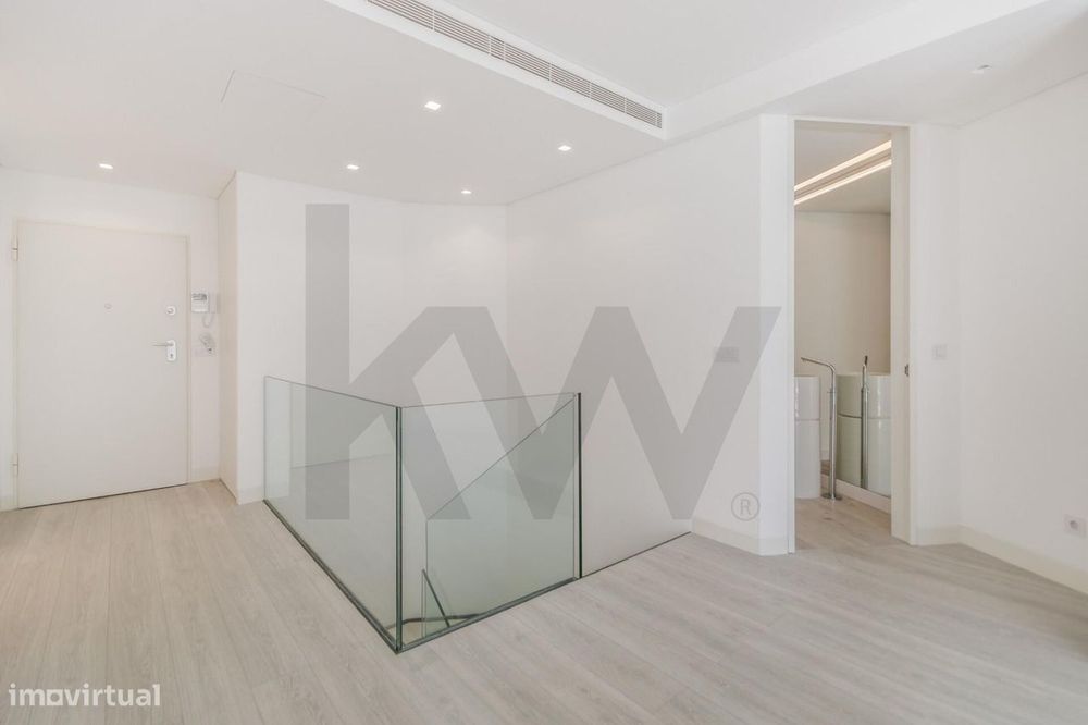 T1 Duplex para Arrendamento em Lisboa | Terraço, Jardim e Estacionamen