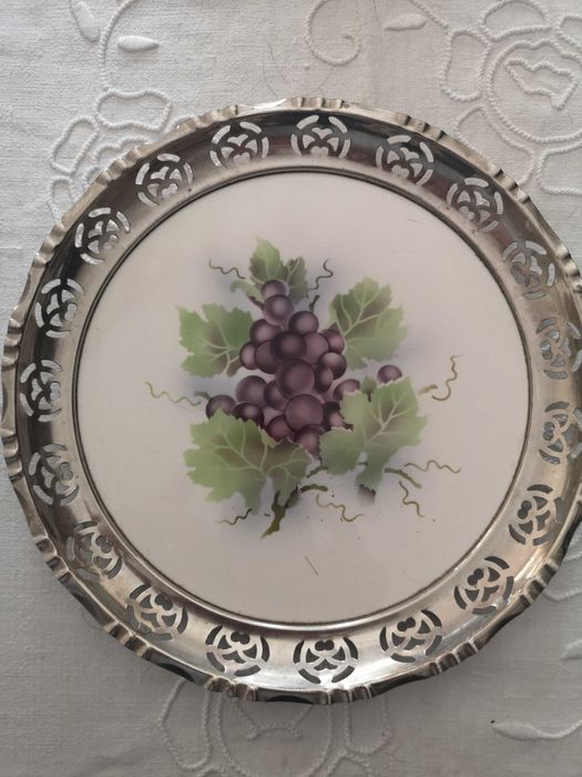 prato em majolica com gradinha antigo