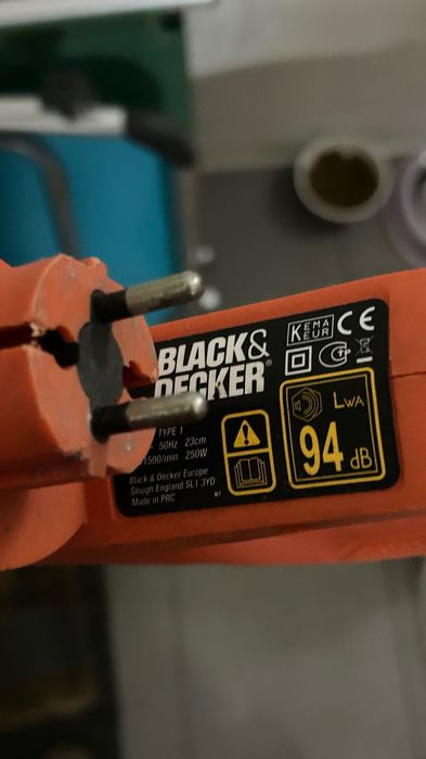 Roçadora Black & Decker GL250