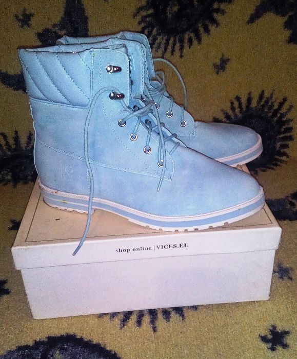 Nowe Buty Trapery