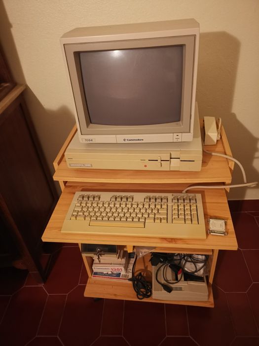 Comodore 128D incluindo monitor, teclado e impressora originais