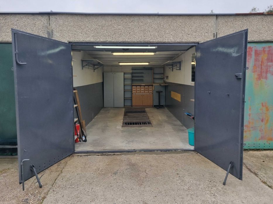 Garaż Białołęka Mehoffera Światowida prąd