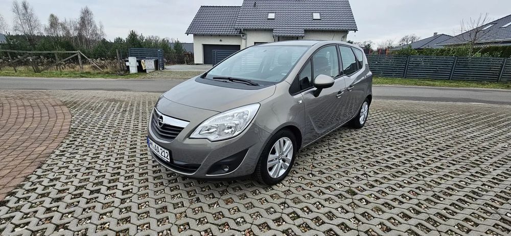 Opel Meriva grzane fotele tempomat klimatyzacja mały przebieg