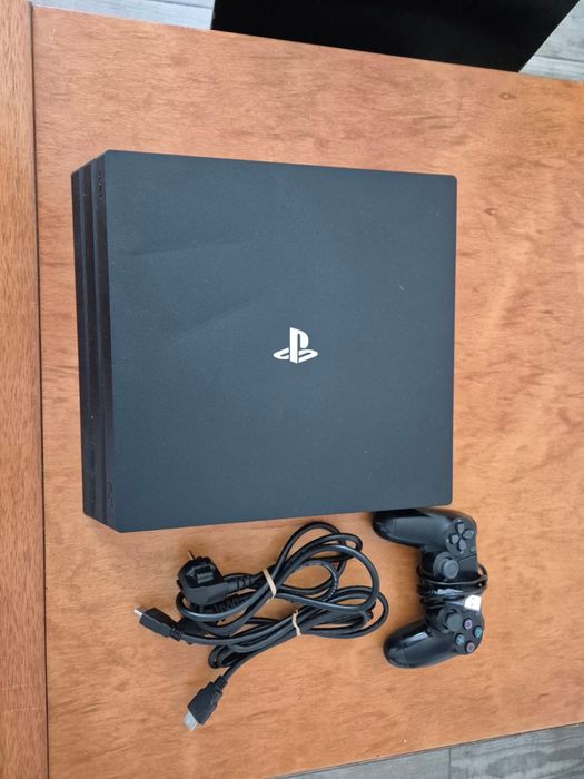Play station 4 pro 1 tb