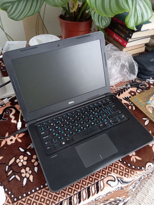 Крутий ноутбук Dell latitude 3380