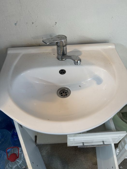 Продам умивальник з шафкою