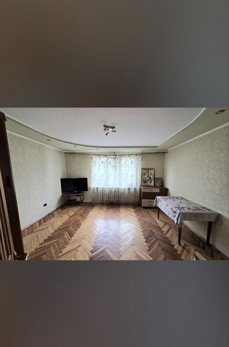 Миколайчука Продаж 3 кімнати