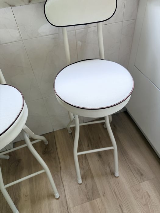 cadeiras altas em napele