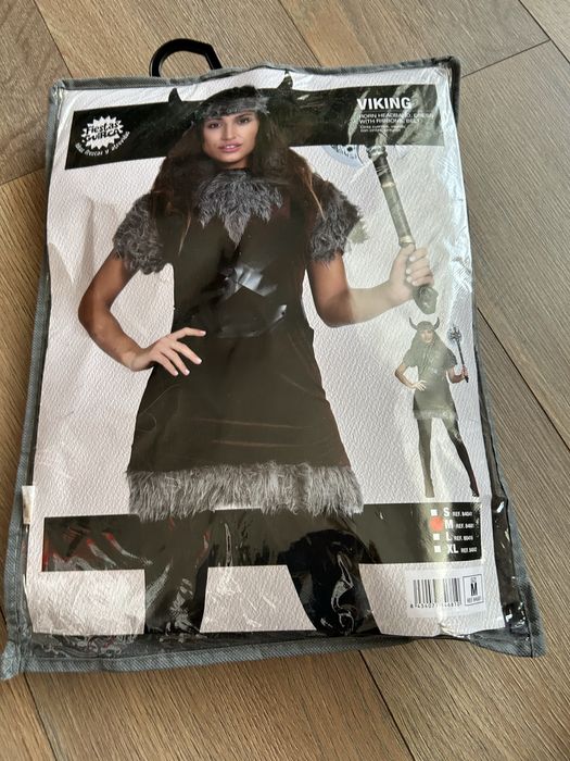 Strój na karnawal .Wiking .Rozm.M